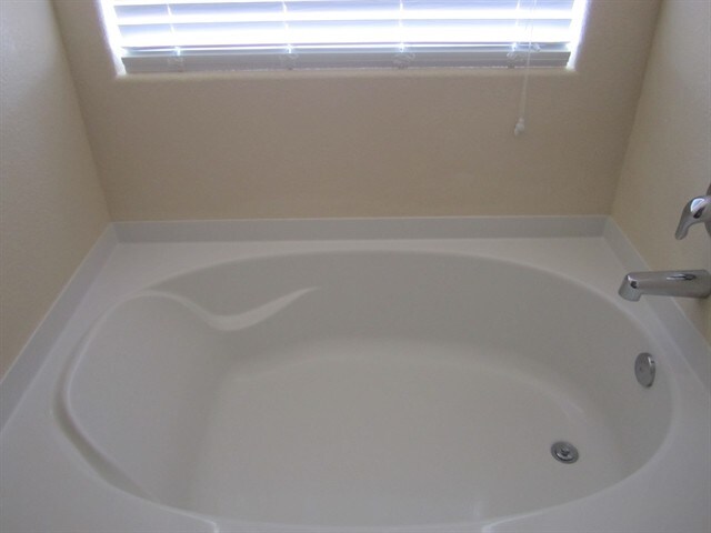 Building Photo - 3635 Buckskin Loop NE