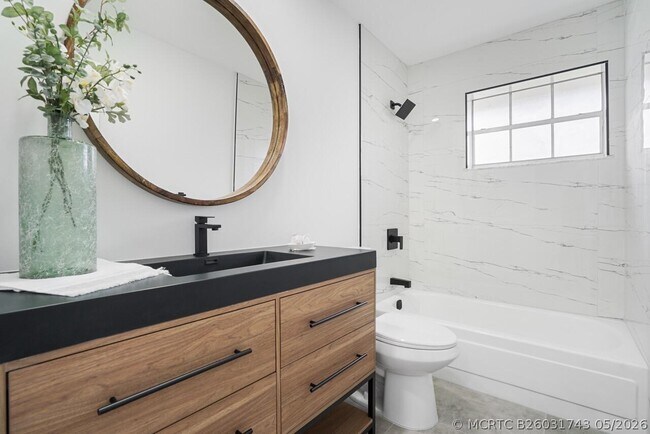 Building Photo - 737 Nantucket Cir