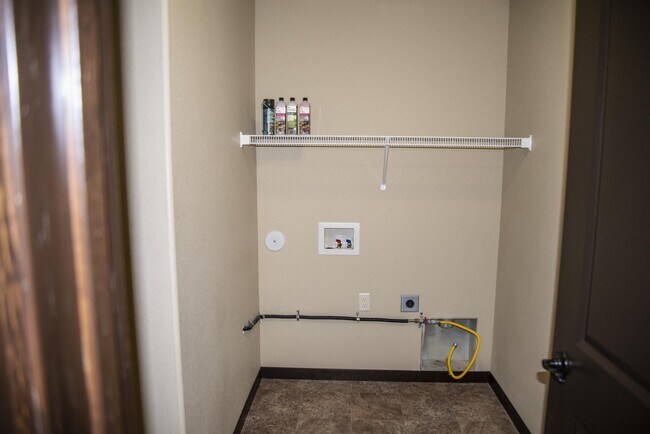 Building Photo - 7719 Good Water Loop