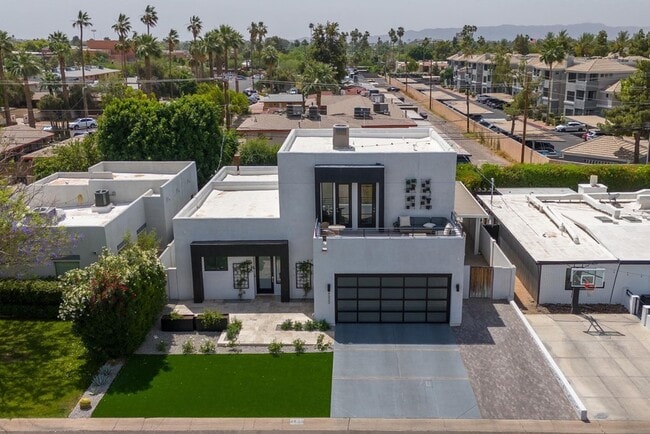 Building Photo - 4533 E Devonshire Ave