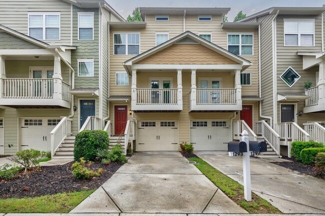 Primary Photo - 1293 Liberty Pkwy NW