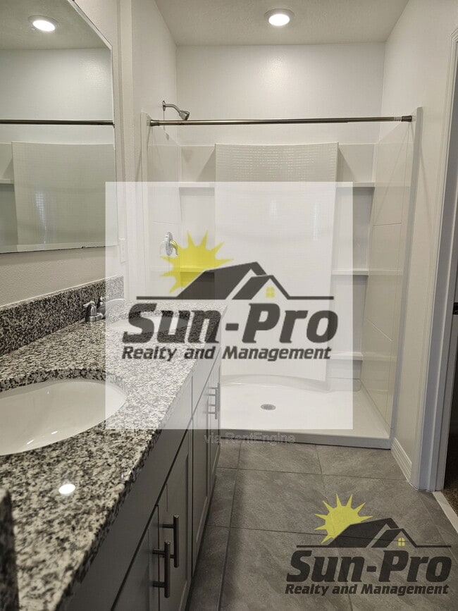 Building Photo - 11 BELLA LAGO Cir