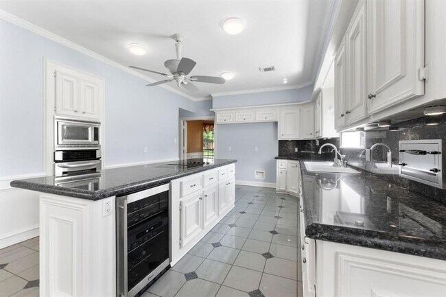 Building Photo - 6803 Walton Heath Dr