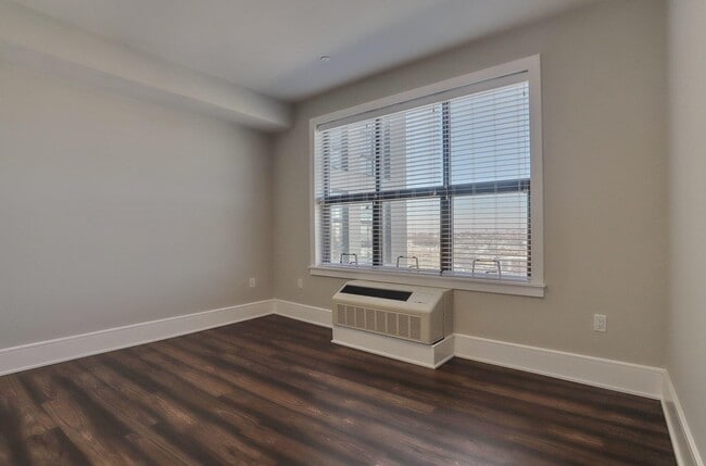 Building Photo - 32 Oakland Ave