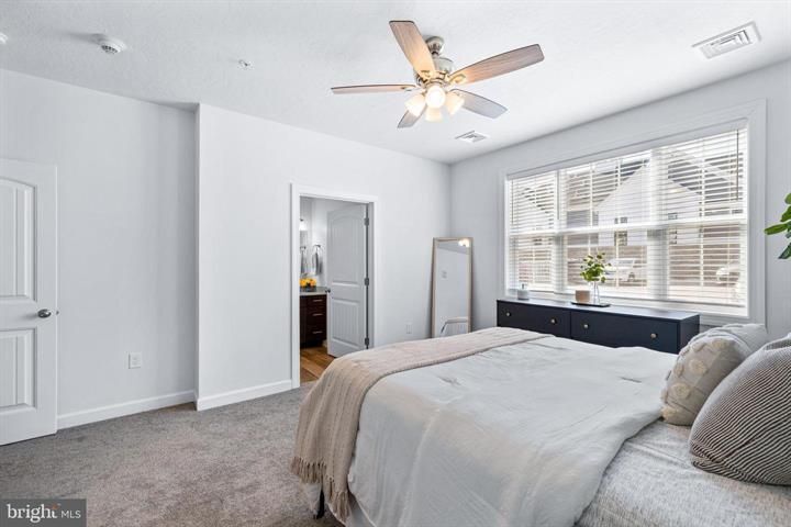 Building Photo - 3000 Larkwood Cir