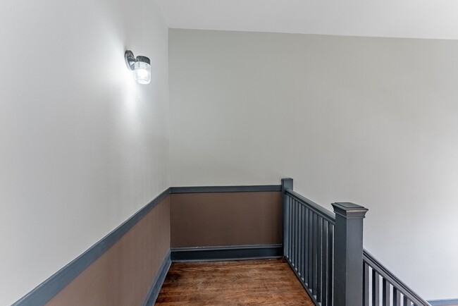 Building Photo - 1121 N Leclaire Ave