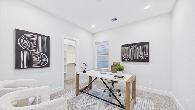Building Photo - 5027 Golden Forest Dr