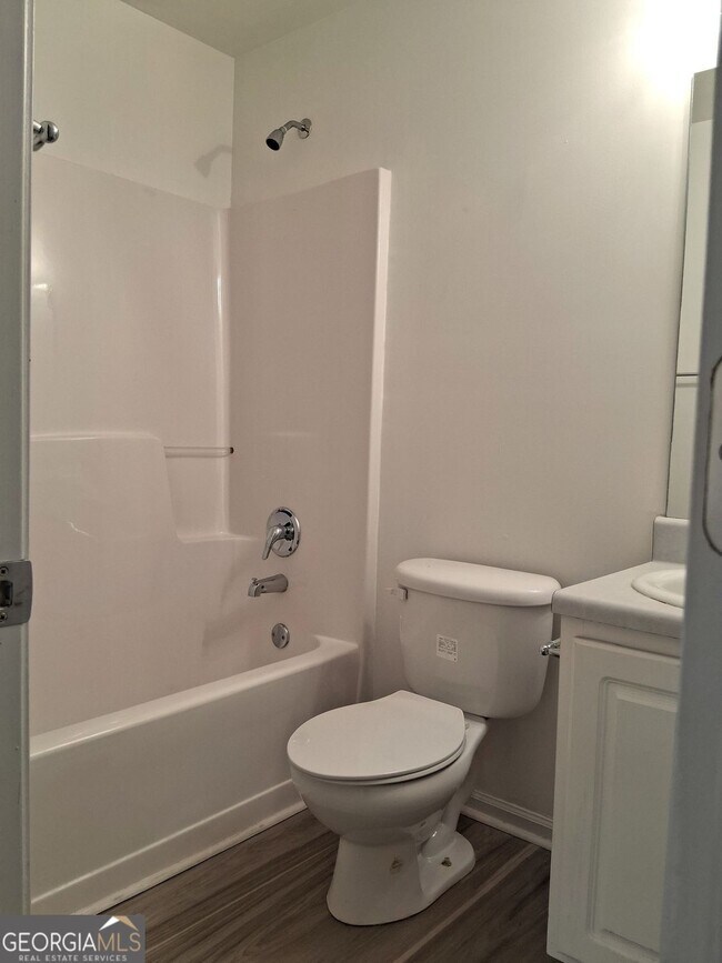 Building Photo - 122 Brenleigh Park Dr