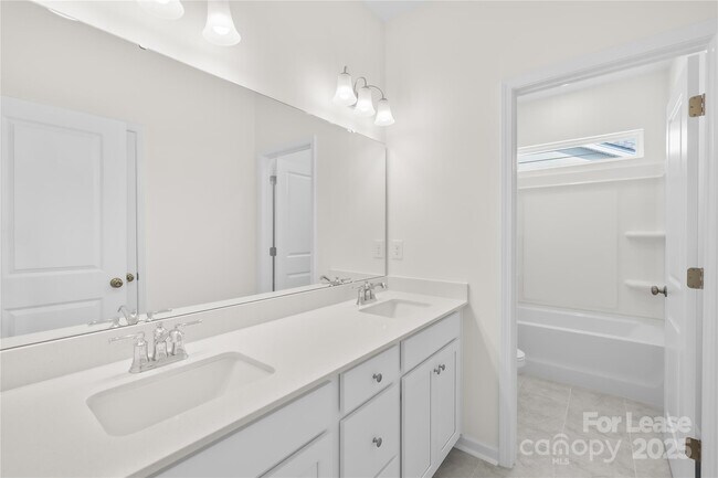 Building Photo - 9008 Catboat St