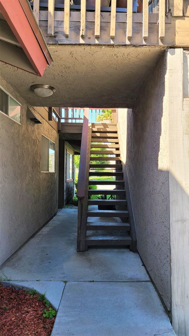 Building Photo - 3049 Jeffrey Dr