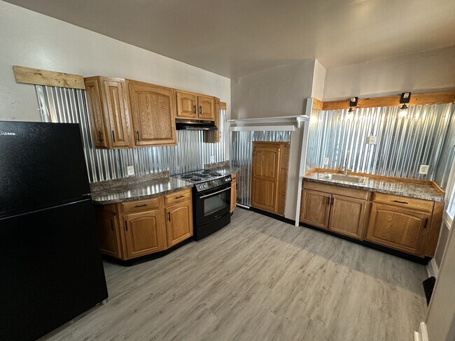 Building Photo - 356 Beaver St