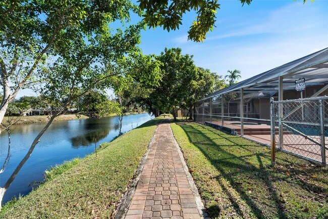 Building Photo - 8281 SW 84th Terrace