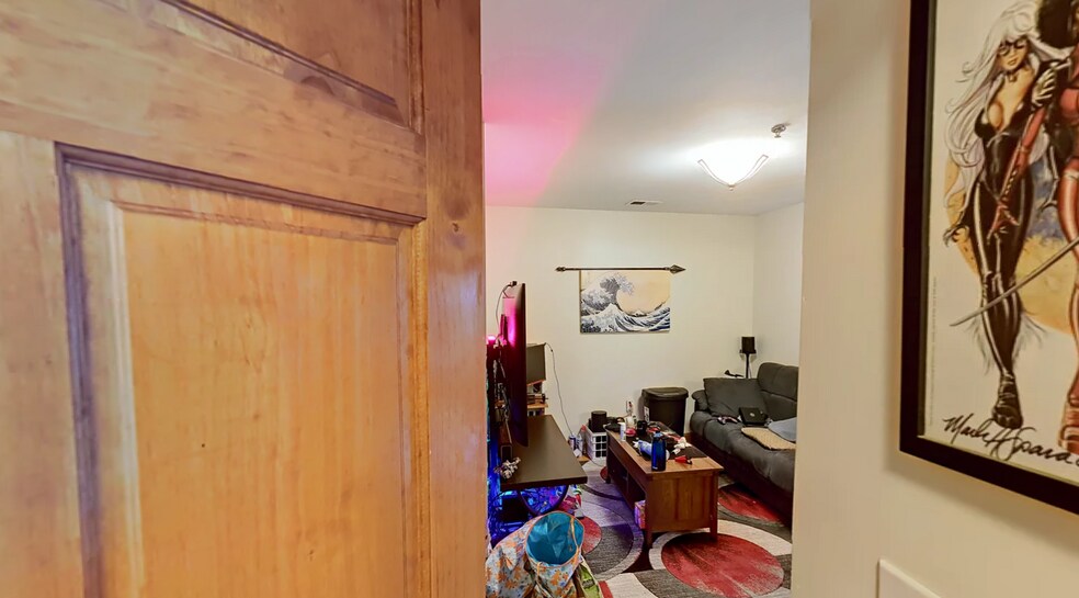 Building Photo - 112 Allston St