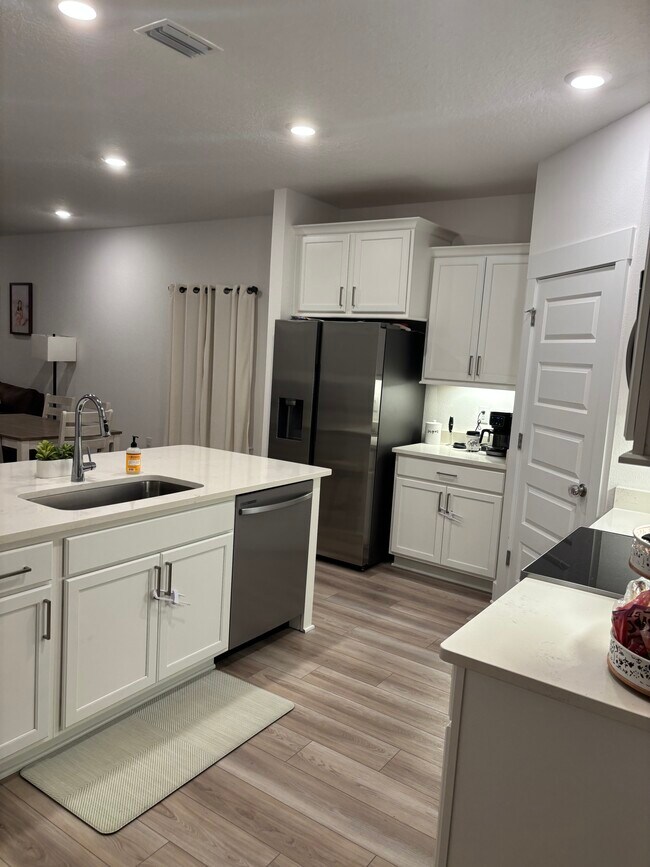 Building Photo - 9630 Willet Wy