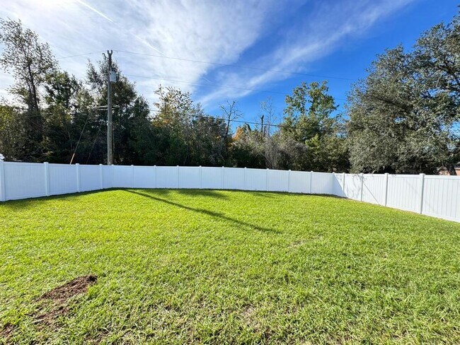 Building Photo - 442 Marion Oaks Course