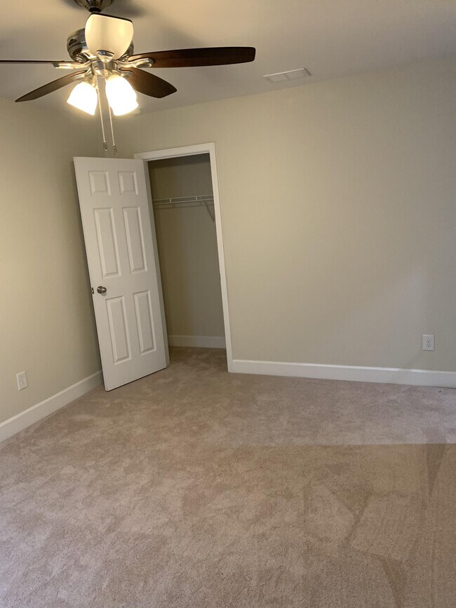 Building Photo - 2562 Sibley Dr