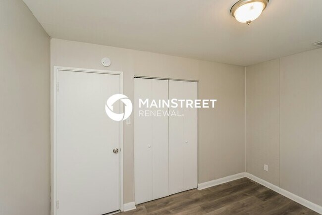 Building Photo - 3 Bedroom Pet-Friendly Home in Louisville,...