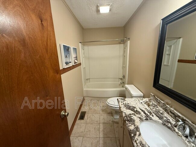Building Photo - 1608 Herrin Dr