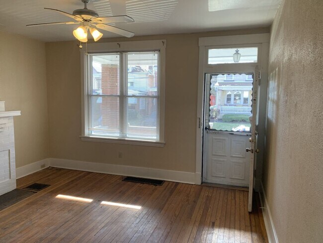 Building Photo - Great property in Morningside!