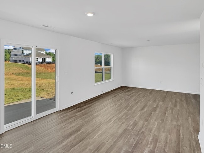 Building Photo - 287 Palm Dr