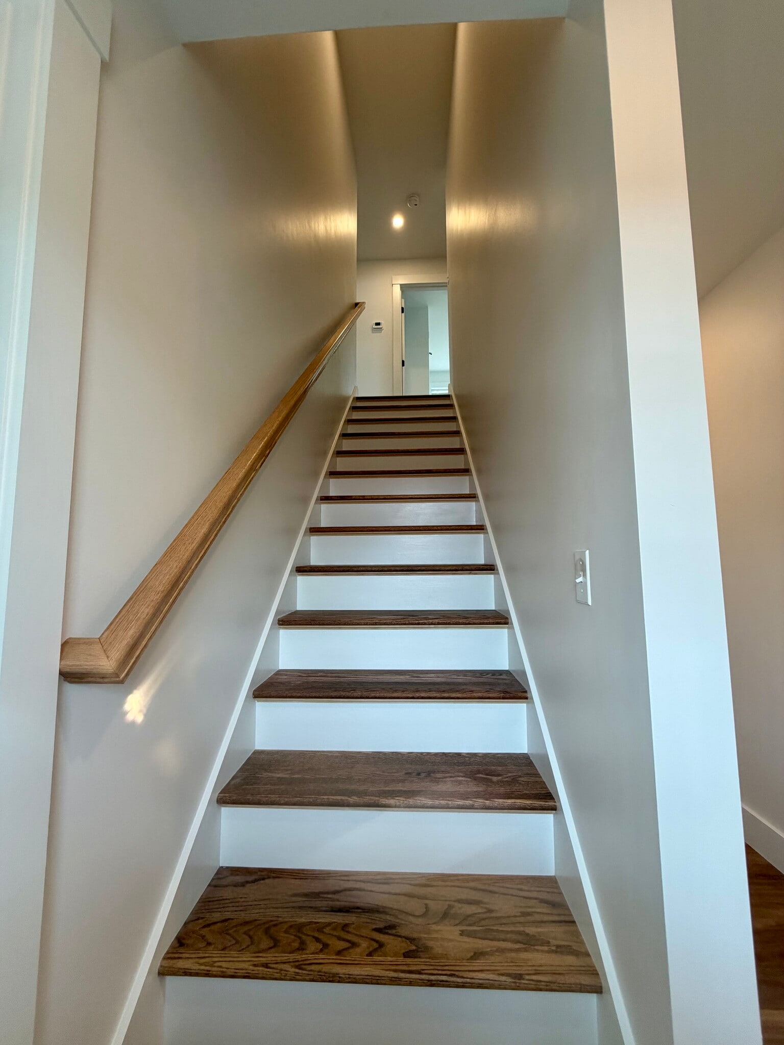 Building Photo - 122 S Silver Ln