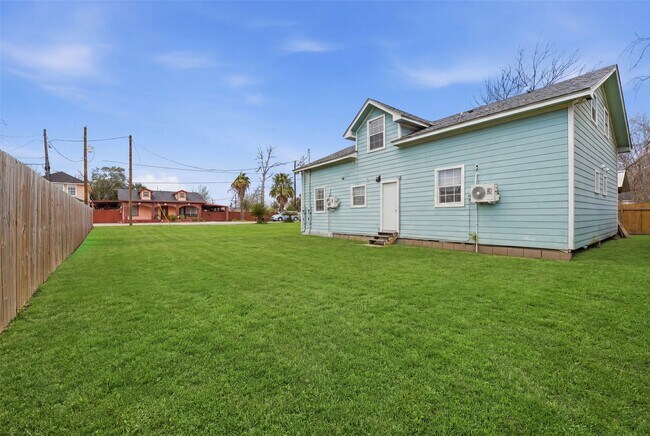 Building Photo - 7301 Avenue K Ave