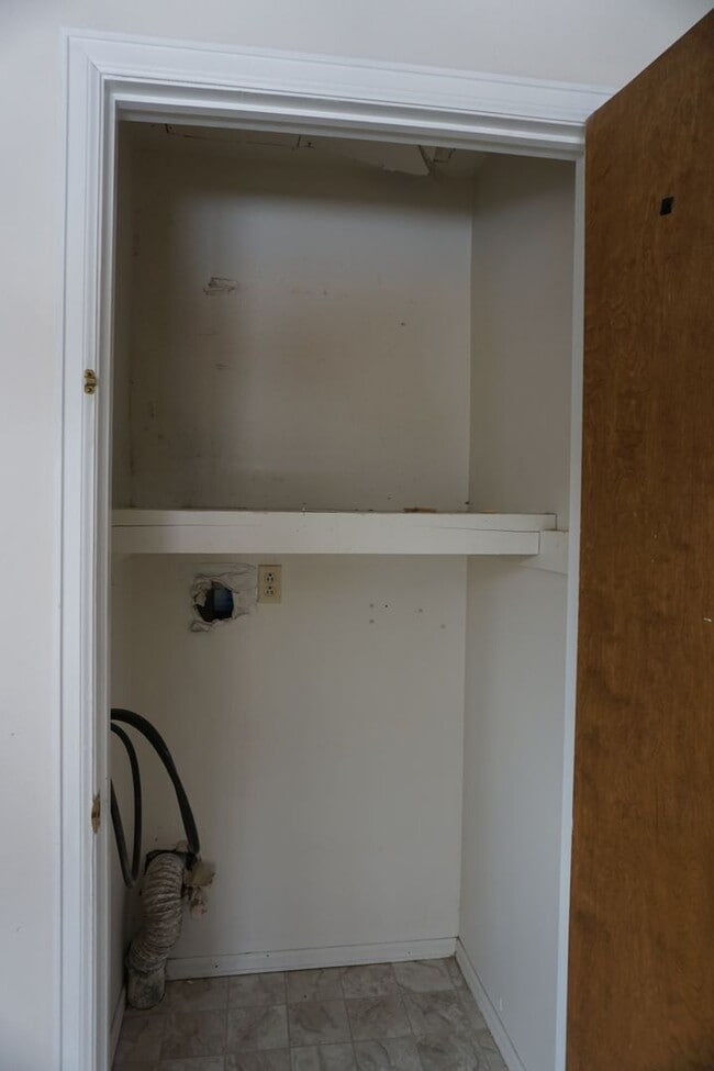 Building Photo - 2 Bedroom Townhome Located near Downtown Colorado Springs