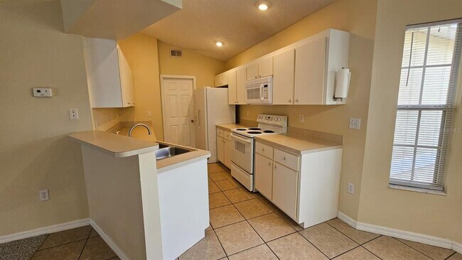 Building Photo - 10368 Lansfield St