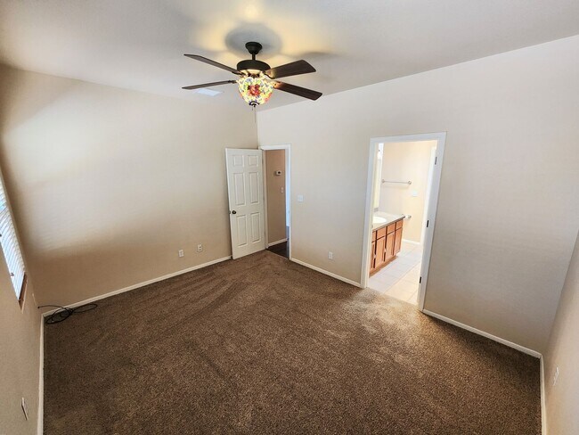 Building Photo - 5859 Habanero Dr