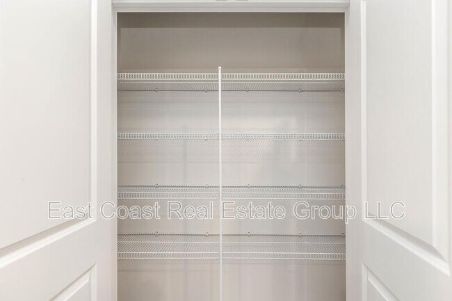 Building Photo - 2273 Marcy Dr