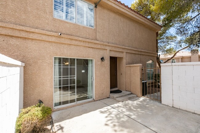 Building Photo - 2838 Dawn Crossing Dr