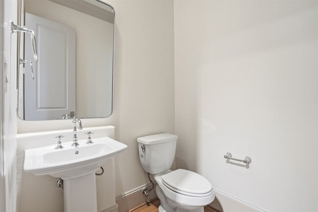 Building Photo - 19 Robita St