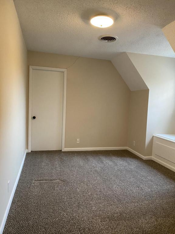 Building Photo - 6932 S Knoxville Ave