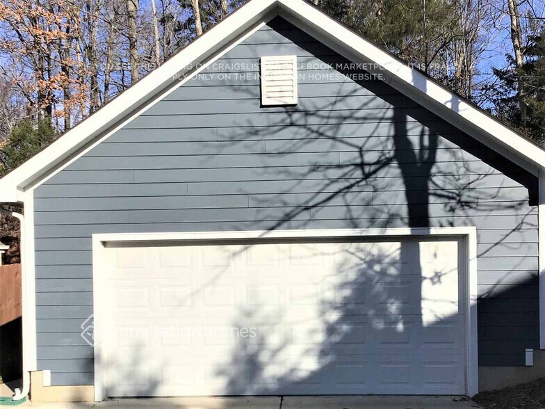 Building Photo - 14051 Old Vermillion Dr