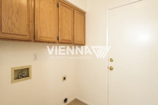 Building Photo - 8263 Windwood Way