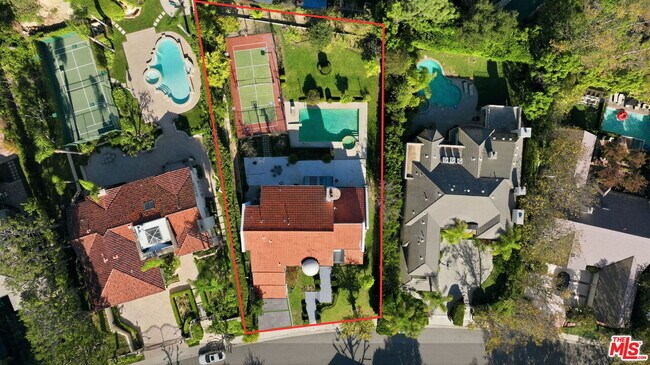 Building Photo - 2846 Royston Pl