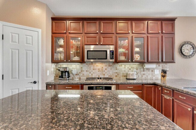 Building Photo - Nice Chandler home with Sparkling Swimming...