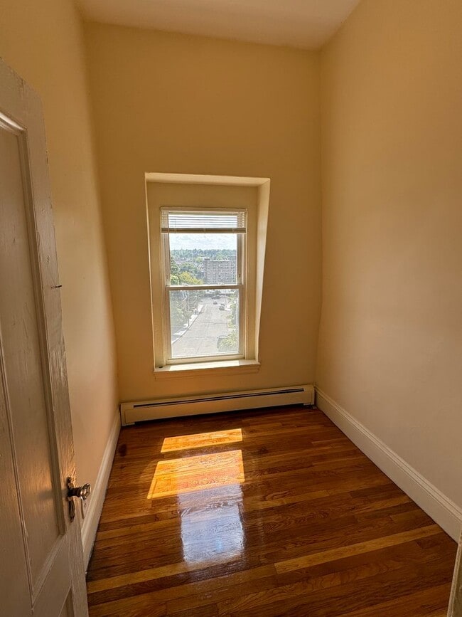 Building Photo - 42 Summer St