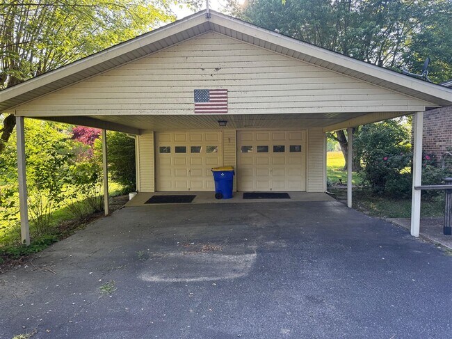 Building Photo - 9625 KY-185