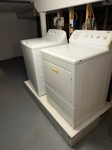 Building Photo - 1501 E Baltimore St