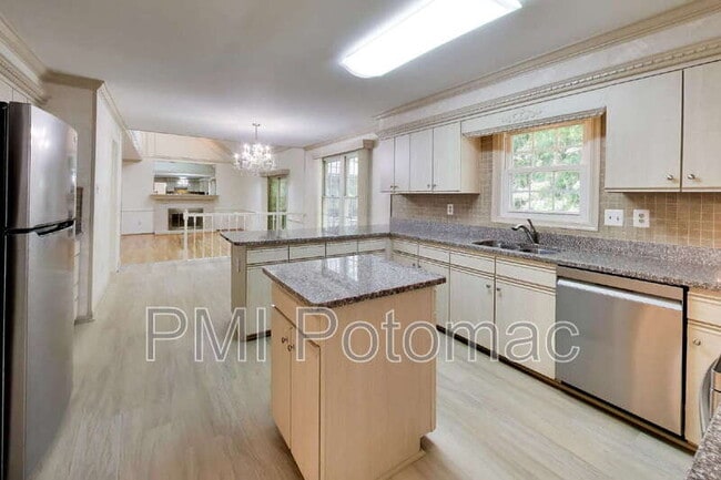 Building Photo - 14672 Brougham Way