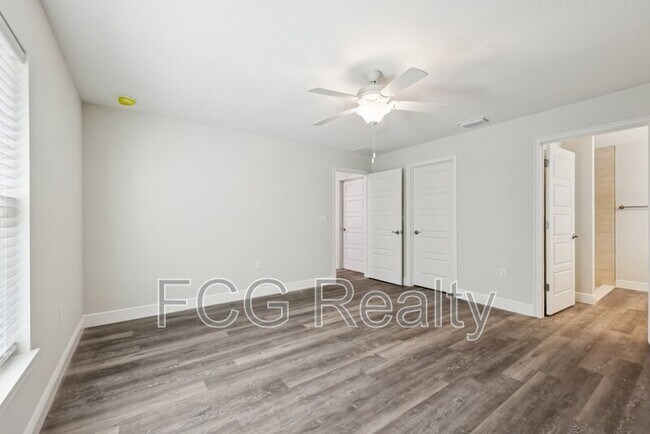 Building Photo - 10687 N Adler Dr