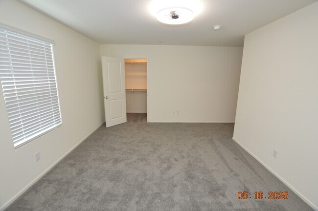 Building Photo - 6952 Lynbridge St