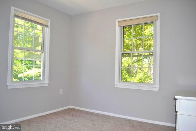 Building Photo - 1 Ingleside Ct