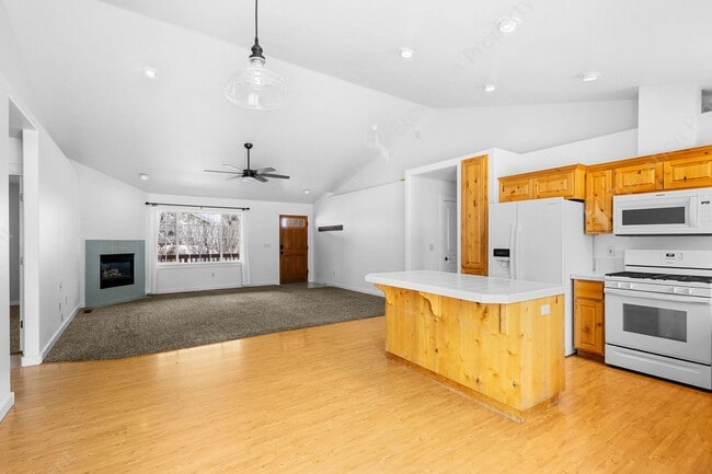 Building Photo - Northeast 3 BR - 2 BA Single-level Home w/ large Backyard