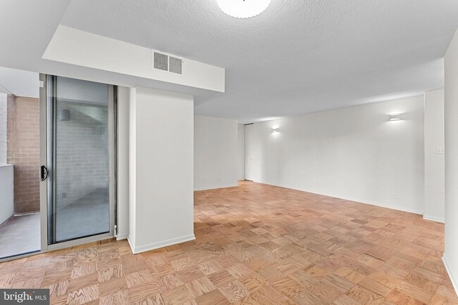 Building Photo - 4601 N Park Ave