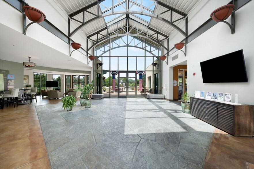 Building Photo - 6478 Silver Mesa Dr