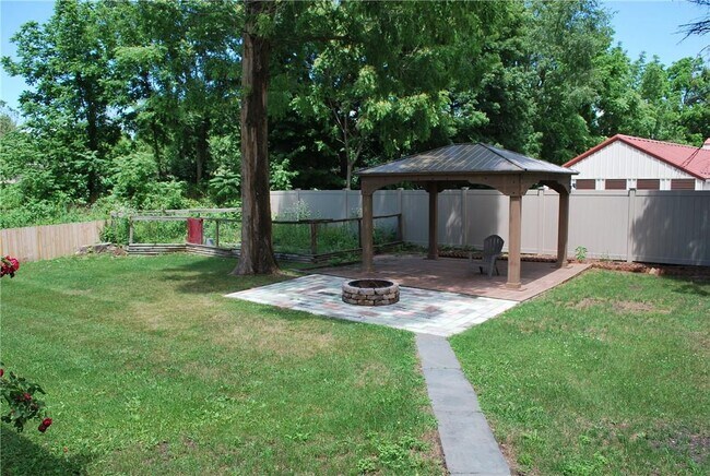 Building Photo - 25 Hathorn Rd