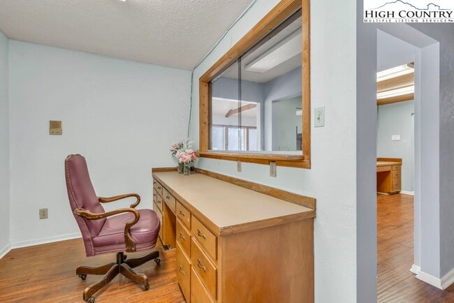 Building Photo - 483 NC-105 Extension