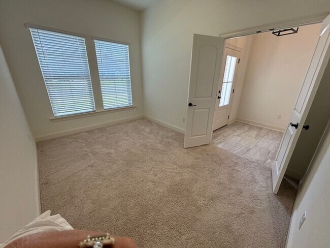 Building Photo - Prairieville on Queen Street